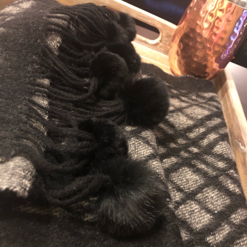 Ladies Merino Wool Scarf Black & Gray